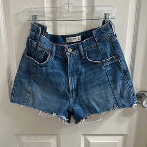 High Rise Mom Short A&F Size 28/6 Curve Love